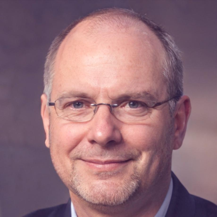 Retrato profesional de Oier Velasco